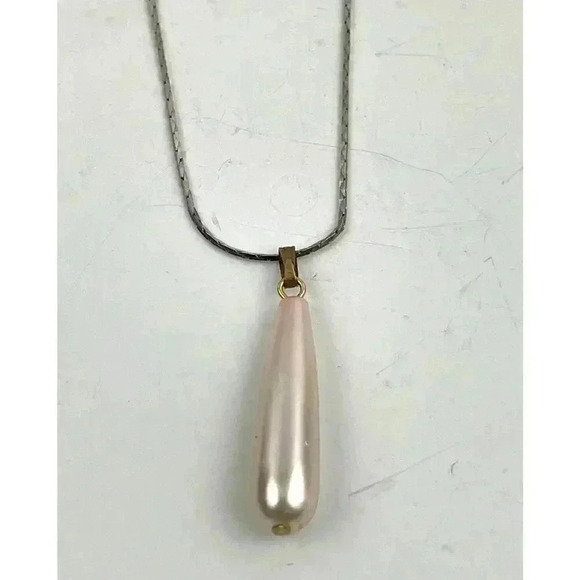 18k GT Chain 17" Necklace Faux Pearl Pink Design Teardrop Pendant - Picture 7 of 15